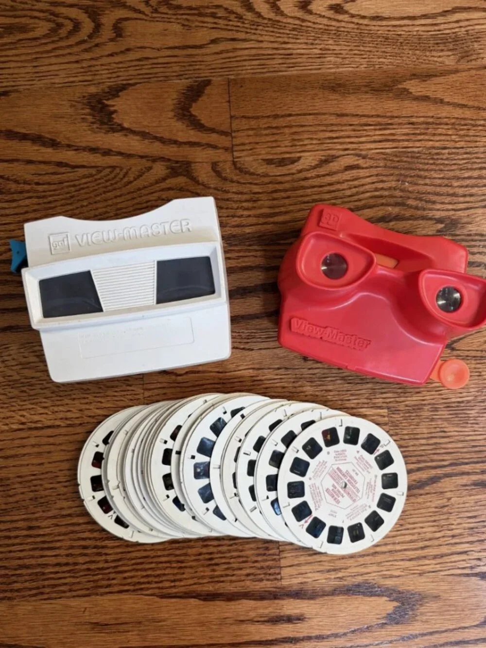 VIEW MASTER LOT 32 REELS 3D DISNEY SMURFS GARFIELD PEANUTS BAMBI PEANUTS SET